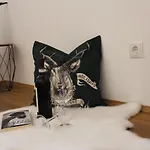 Mooshof نيوستيف ام ستوبيتا